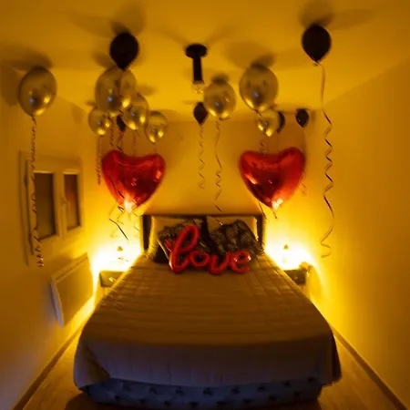 Apartment Romantic Tiny House Private Jacuzzi Cinema Netflix *