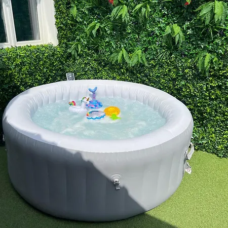 Romantic Tiny House Private Jacuzzi Cinema Netflix Apartment Lens