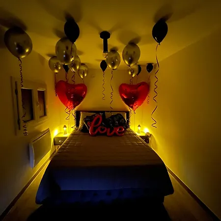 Apartment Romantic Tiny House Private Jacuzzi Cinema Netflix Lens